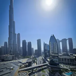Holistay Luxury Homes - Burj Khalifa View - Direct Access Mall شقة